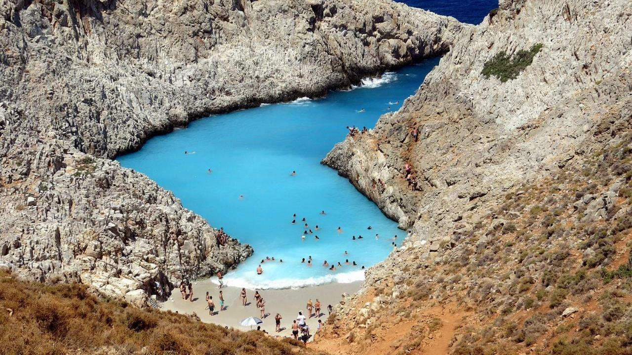 Villa Oasis Γαλατάς Εξωτερικό φωτογραφία